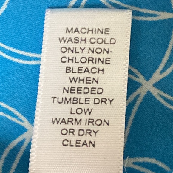 Banana Republic Blue & White Printed Dressy Blouse Size 4 - Picture 7 of 8